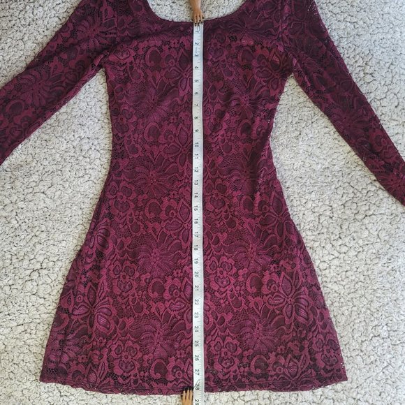 Francesca's Burgundy Bell Sleeved Lace Dress - Size Small - Picture 11 of 13